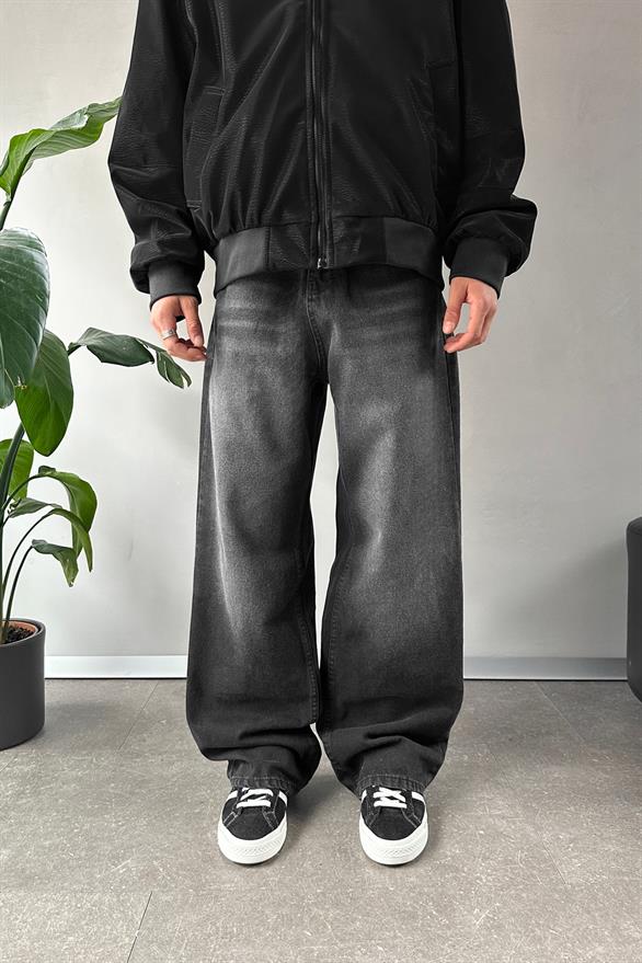 Basic Black Baggy Jeans