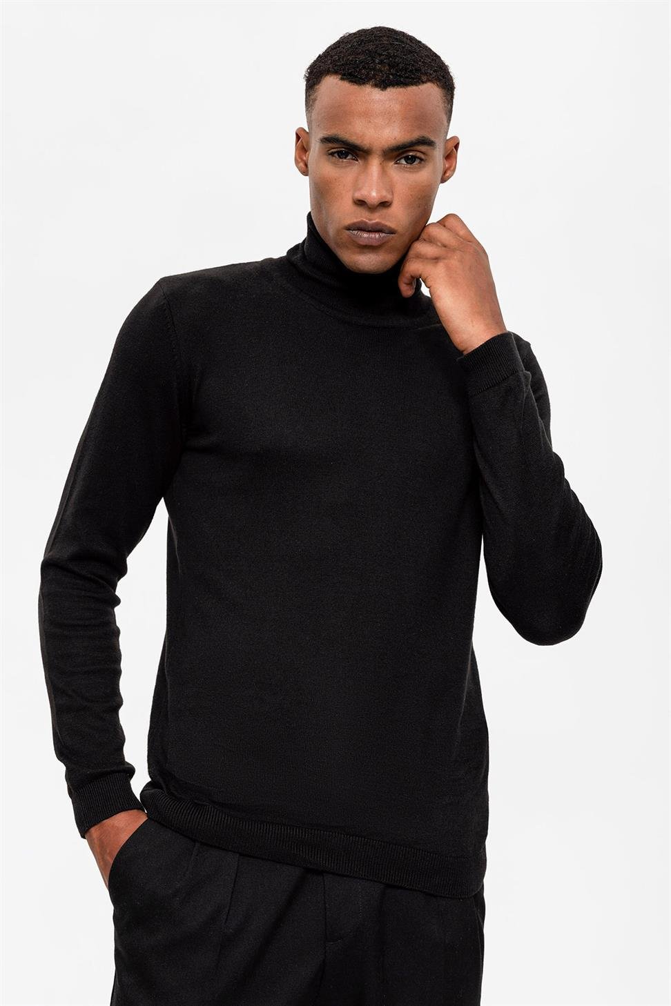 Full Turtle Men's Knitwear
